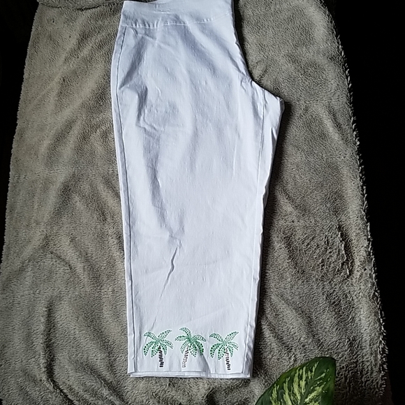 Attyre Pants - Tropical theme cropped slacks